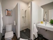 Luxurious 5 bedroom flat near the Liceu metro