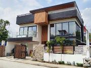 Luxurious 5 Bedroom House and Lot for Sale in Neopolitan...