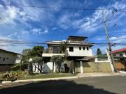 Luxurious 5 Bedroom House and Lot for Sale in Tierra...