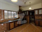 Luxurious 5 Bedroom Triple Storey House for Rent Prime...