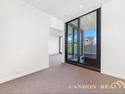 Luxurious and convenient apartment with STUDY