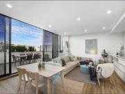 Luxurious Apartment In The Heart Of Dee Why 6 Months...