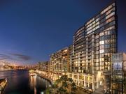 Luxurious Apartment with Emerald Botanic Garden and...