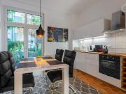 Luxurious apartment with garden, in the quiet...