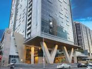 “Luxurious Apartment with Panoramic North East Views |...