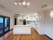 Luxurious Five bedroom Family House