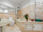 Luxurious flat with a view on the Bois de Boulogne,...