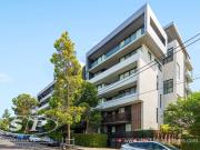 Luxurious Fully Furnished 2 Bedroom Apartment