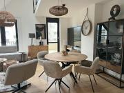 Luxurious gallery apartment in a prime location in... Luxurious gallery apartment in a prime location in...