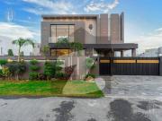 Luxurious & graceful house available for sale