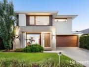 Luxurious Henley Built Home In The Heart of Aintree!