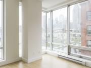 Luxurious high rise apartments located in the Old Port...