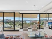 Luxurious Horizon Apartment with Dazzling Views