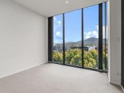 Luxurious Inner City Living with Panoramic Views