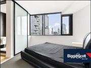 Luxurious Manhattan Apartment with Stunning City Views