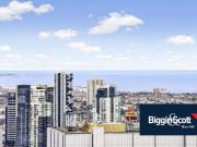 Luxurious Manhattan Apartment with Stunning City Views