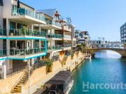 Immaculate Marina Apartment with Endless Entertainment...
