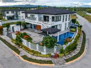 Luxurious Modern 2 Storey House and Lot with Swimming...