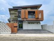 Luxurious Modern House and Lot with Superb Overlooking... Luxurious Modern House and Lot with Superb Overlooking...