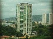 Luxurious modern penthouse RFO near Ayala Mall and IT...