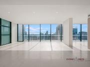 Luxurious Northeast Aspect 344sqm Tri Level Penthouse &...