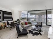 LUXURIOUS ONE BEDROOM APARTMENT WITH BRIDGE VIEWS IN...