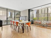 Luxurious split level residence in Stamford Residences