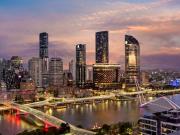 Luxurious Top Floor Apartment with Panoramic City &...