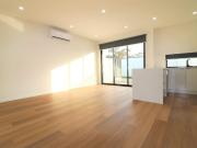 Luxurious Townhouse Living!