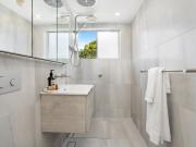 Luxurious Waterfront Living in McMahons Point