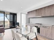 Luxury 1 Bed 1 Bath Apartment at the Heart of the City