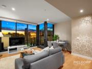 Luxury 1 Bedroom Apartment with Car Park, Balcony &...