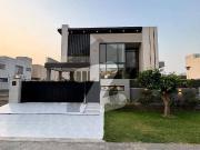 Luxury 1 kanal brand new modern house availabe for sale...