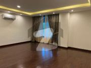 Luxury 1 Kanal Villa Near Airport Eighteen