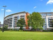 Luxury 2 bed, 2 bath, Balcony, Bethnal green e2