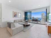 Luxury 2 bed 14th floor apartment east of Tedder with...