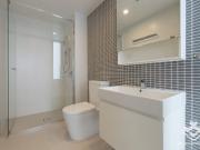 Luxury 2 bedroom 2 bathroom 1 carpark apartment