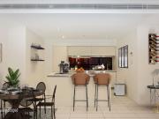 Luxury 2 Bedroom Apartment in the Heart of Sydney's...