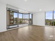 Luxury 2 Bedroom apartment located at convenient location