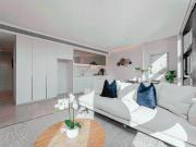 Luxury 2 Bedroom Apartment with Balcony in Sydney CBD