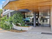 Luxury 2 bedroom South Brisbane apartment panoramic...