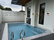 Luxury 2 Storey House with Pool & Den – Casa Milan,...