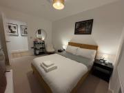 Luxury 2B Bed Apartment Minutes from City Centre
