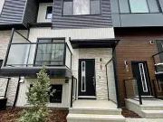 Luxury 3 Bed / 2.5 Bath Townhouse with Double Garage &...