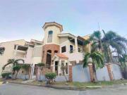Luxury 3 Storey Corner House for Sale in BF Homes...