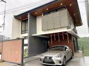 Luxury 4 Bedroom House with Infinity Pool and Stunning...