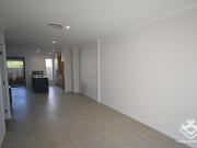 LUXURY 4 BEDROOM TOWNHOUSE 2 LIVING AREAS