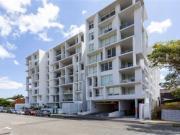 Luxury, Air conditioned 1 Bedroom Apartment walk to...