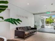 Luxury, Air conditioned 2 Bedroom Apartment walk to...