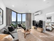 LUXURY APARMENT IN LUXURY BUILDING AT 380 MELBOURNE!